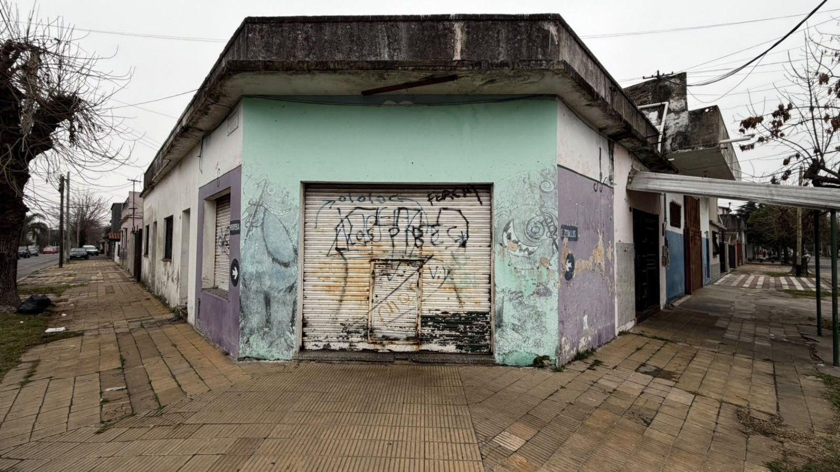 Departamentos con locales en venta