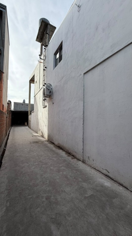 lOCAL CON GALPON Y DOS LOCALES EN VENTA