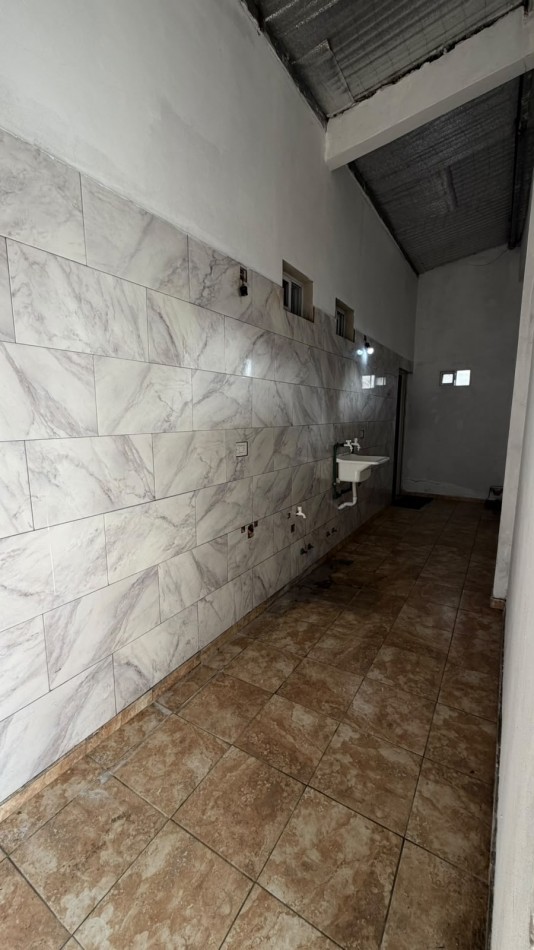 lOCAL CON GALPON Y DOS LOCALES EN VENTA