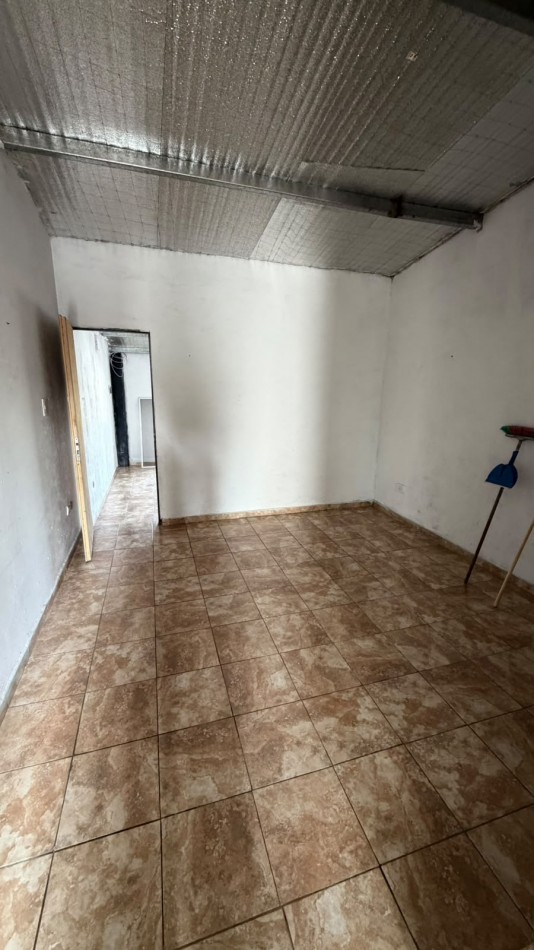 lOCAL CON GALPON Y DOS LOCALES EN VENTA