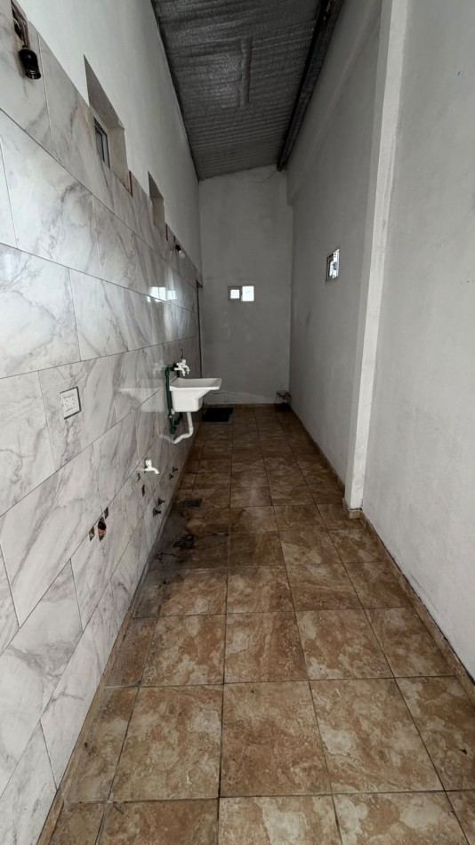 lOCAL CON GALPON Y DOS LOCALES EN VENTA