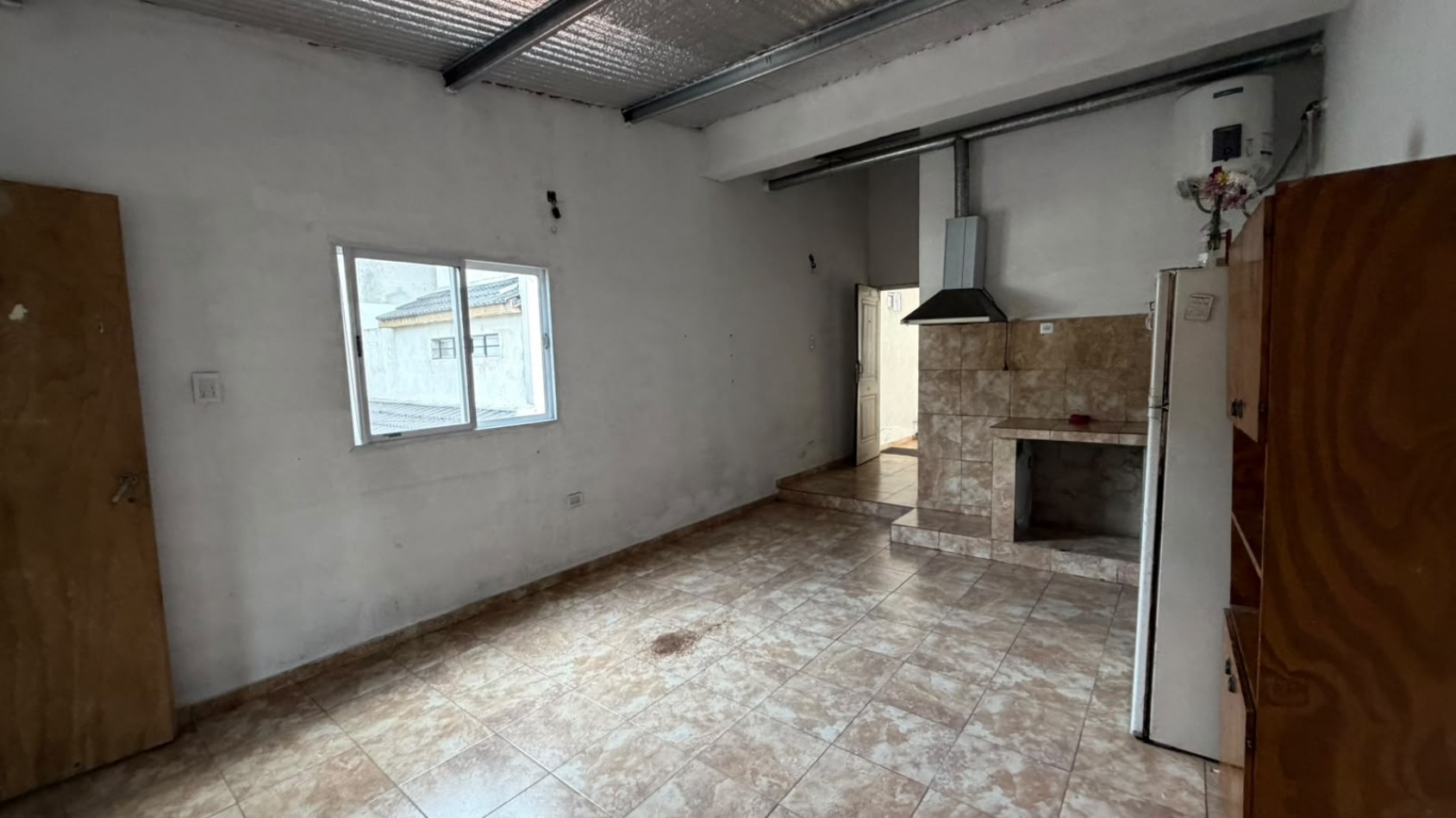 lOCAL CON GALPON Y DOS LOCALES EN VENTA